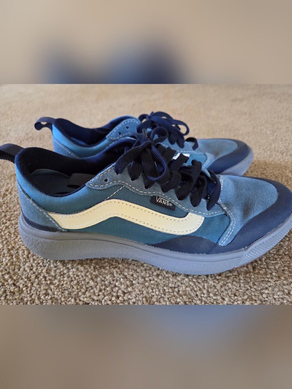 Vans UltraRange EXO SE sneakers in Classic Navy/Frost Gray Womens  7.5